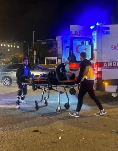 Maltepe’de ambulans ile otomobil çarpıştı: Kazada yaralanan genç telefonunu elinden bırakmadı