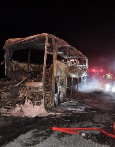Mersin'de otobüs demir profil yüklü TIR'a çarptı 3 ölü, 20 yaralı