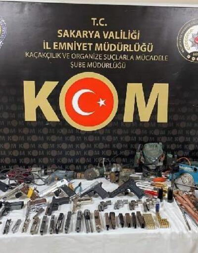 Sakarya'da silah atölyelerinde 27 tabanca ele geçirildi