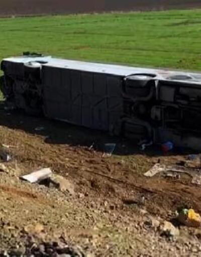 Gaziantep'te şarampole devrilen yolcu otobüsün sürücüsü yaralandı