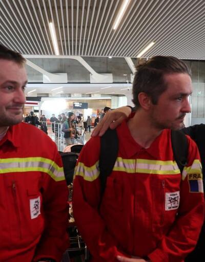 Fransız kurtarma ekibi gözyaşlarını tutamadı