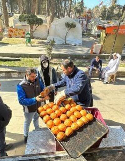 Konya, Hatay'da günlük on binlerce kişiye  yemek dağıtıyor