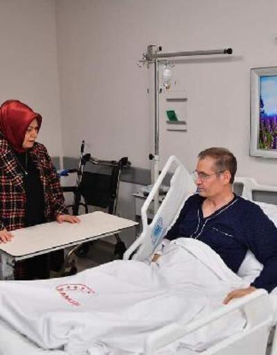 Sancaktepe Belediye Başkanı Döğücü, yaralı depremzedeleri ziyaret etti