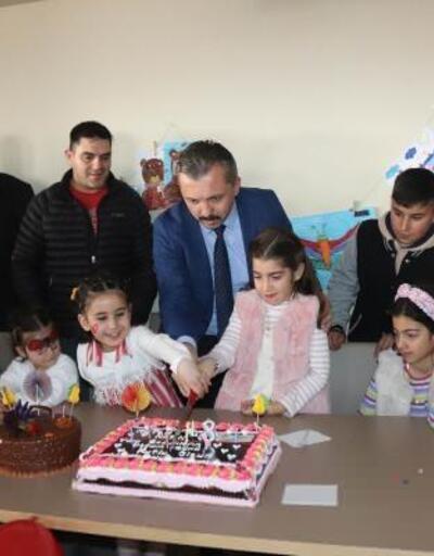 Midyat'ta depremzede Menesse Nur ve Narin'e doğum günü sürprizi