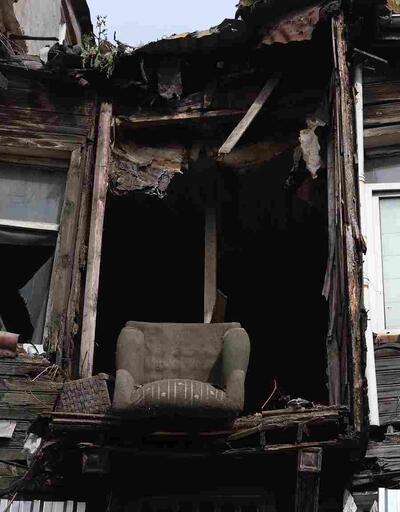 Şişli'de 2 katlı metruk bina kısmen çöktü