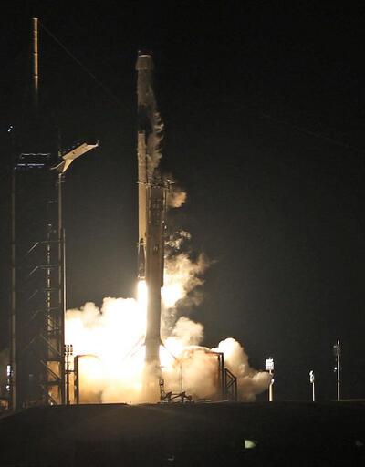 SpaceX Uluslararası Uzay İstasyonu'na 4 astronot gönderdi