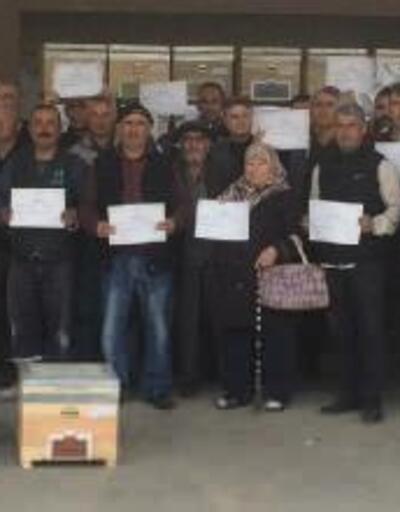 Alaşehir'de belediyeden arıcılık kursunu tamamlayan kursiyerlere hediye kovan