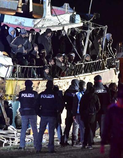 İtalya açıklarında göçmen operasyonu: Kurtarılan göçmen sayısı açıklandı