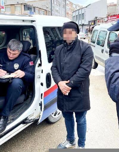Engelliler yararına kağıt Türk bayrağı sattığını iddia eden kişiye para cezası