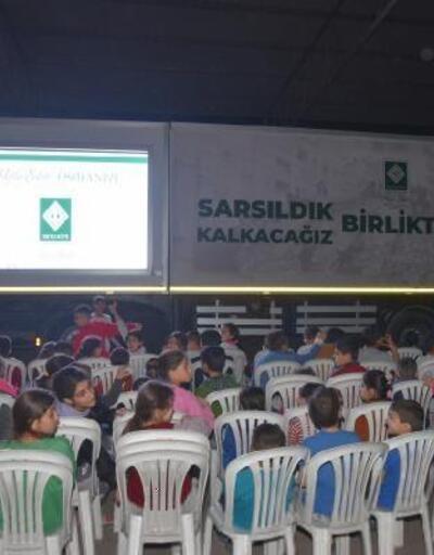 Osmaniye’de sinema TIR’ı barınma alanlarında çocuklar için gösterime başladı