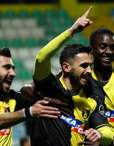 İstanbulspor Sivasspor'u 3 golle yendi
