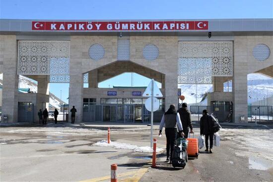 Sağlık Bakanı Koca, Kapıköy Gümrük Kapısı'nda incelemelerde bulundu