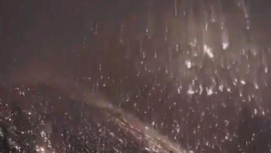 İtalya'daki Stromboli Yanardağı patladı