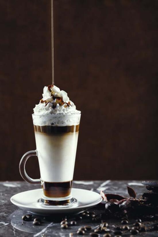 Kahveye eklenen krema, vanilya ve şuruptaki tehlike!