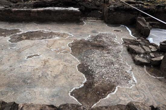 Son dakika.. 1600 yıllık 'Gola' mozaiklerini tahrip ettiler