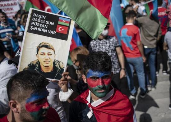 Son dakika.. Beyazıt Meydanı'nda Azerbaycan'a destek eylemi