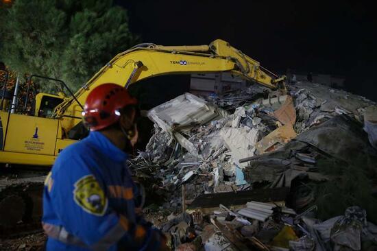 Son dakika haberi... İzmir depreminden fotoğraflar!