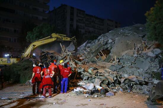Son dakika haberi... İzmir depreminden fotoğraflar!