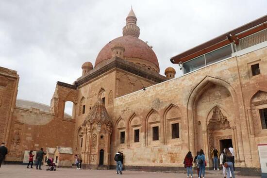 Osmanlı mirası İshak Paşa Sarayı 105 bin turist ağırladı