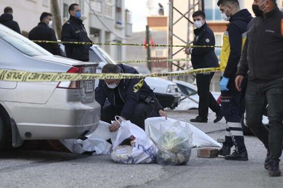 Ankara'da pompalı dehşet! Tartıştığı kadını öldürüp, intihar etti