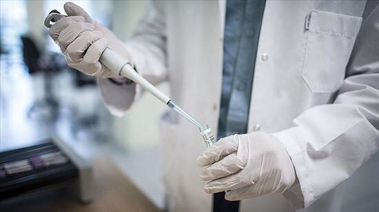 İtalya’da Covid-19 aşısı olmayı reddeden sağlık çalışanları tartışma konusu oldu