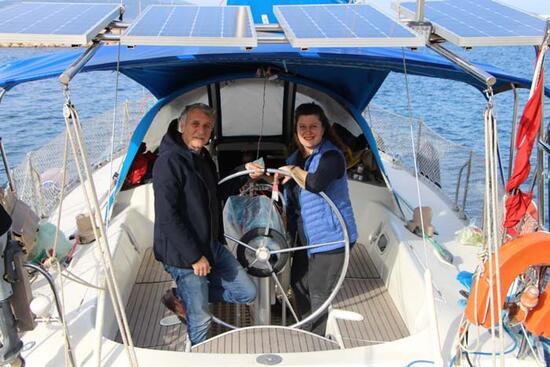 Evlerini satıp tekne kiralayan çift 6 yıldır 'mavi dünya'da yaşıyor! Bir hayalleri daha var 