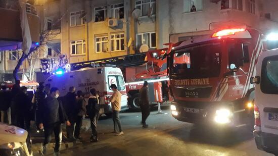 Esenler'de 7 katlı binada yangın paniği: Binadaki 30 kişiyi itfaiye tahliye etti