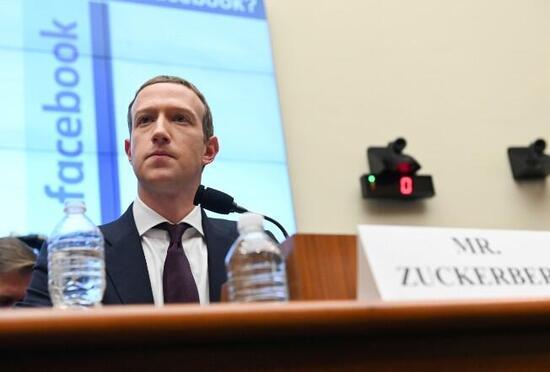 Facebook CEO’su Zuckerberg 'ışınlanma' için tarih verdi