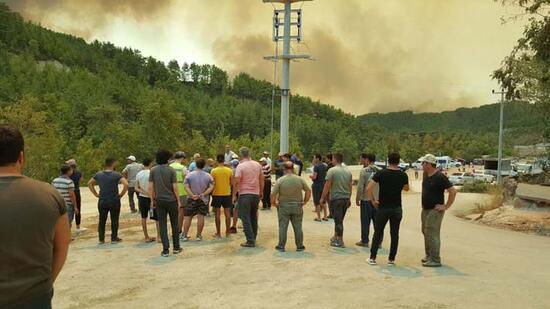 SON DAKİKA: Antalya Kemer'de üç noktada orman yangını