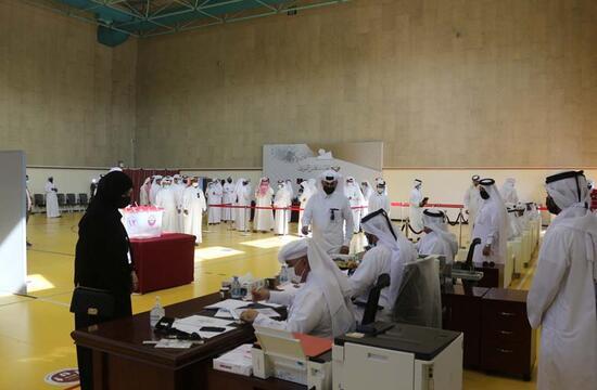 Katar'da ilk kez yapılan milletvekili seçimleri için oy verme işlemi başladı