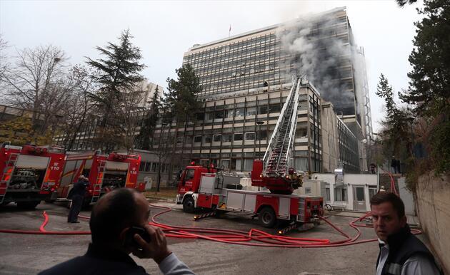 Son dakika... Ankara'da DSİ binasında yangın - Son Dakika ...