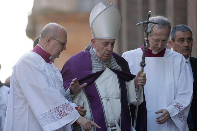 Dünyada virüs alarmı Papa'nın son ziyareti iptal edildi Dünya Haberleri