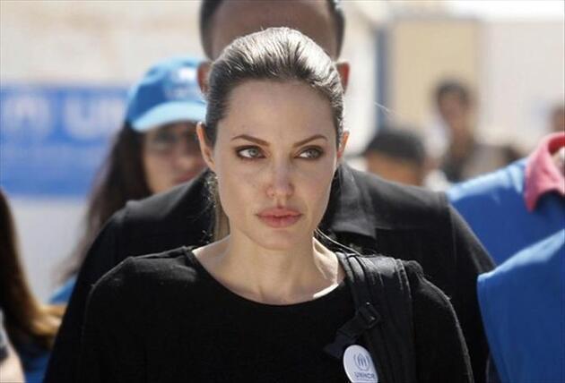   Angelina Jolie cephesinde Brad Pitt ile ilginç gelişme