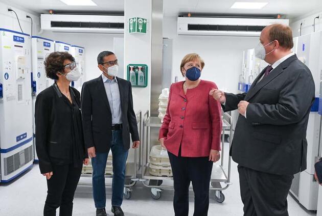 Merkel'den 'Biontech' ziyareti: Olağanüstü bir durumdayız