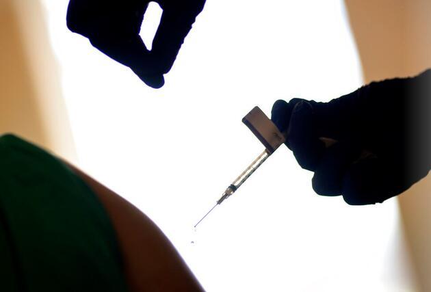 Dikkat çeken 3. doz aşı araştırması: Çift doza kıyasla 4 kat daha etkili