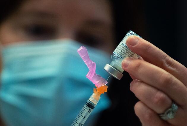 Japonya'da Moderna aşılarında yabancı madde tespit edildi, aşılama durduruldu