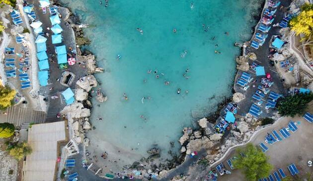 Akdeniz'in 'doğal havuzu' Yapraklı Koy tatilcilerin gözdesi oldu