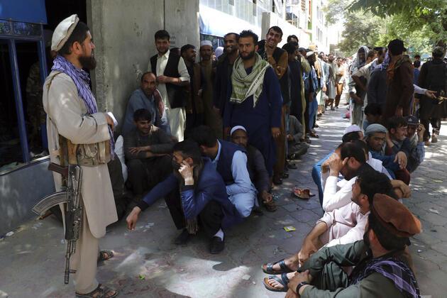 Afgan bankaları çökmenin eşiğinde