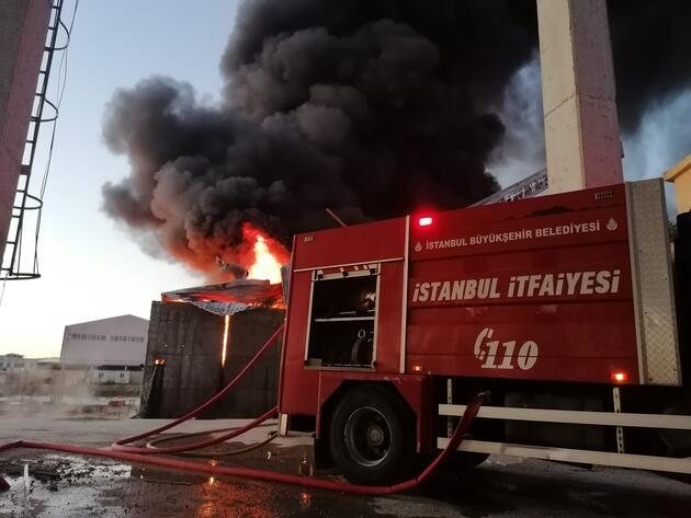 İstanbul Silivri'de plastik fabrikasında yangın