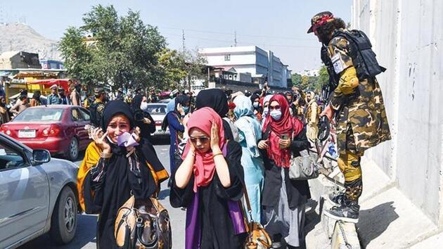 Kabil’de kadınlar başkaldırdı: Taliban bizi evde tutamazsın