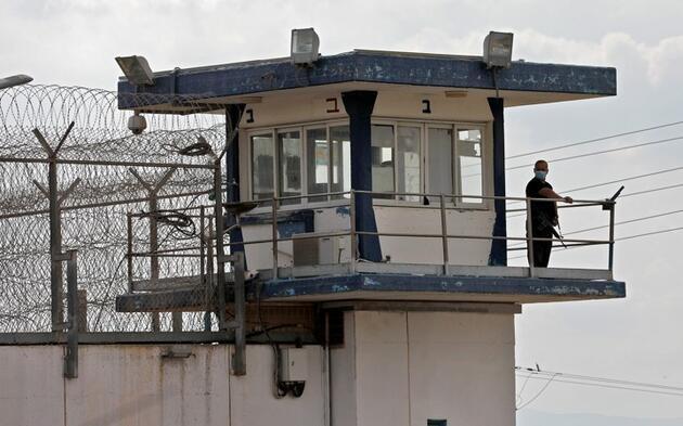 İsrail hapishanesinden 6 Filistinli tutuklu kaçtı