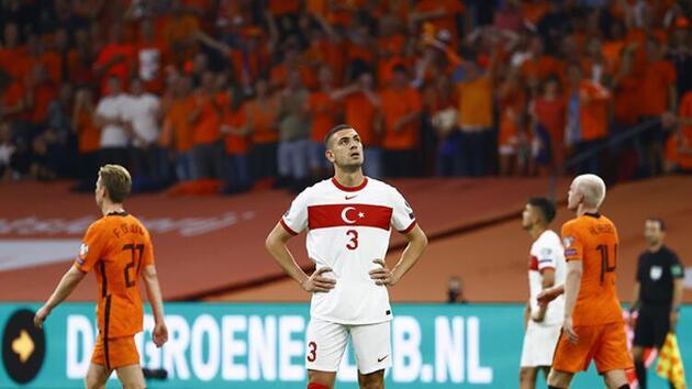 Son dakika... Hollanda-Türkiye maçında Şenol Güneş'in dikkat çeken görüntüsü!