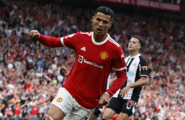 Son dakika... Ronaldo ikinci Manchester United dönemine 2 golle başladı!
