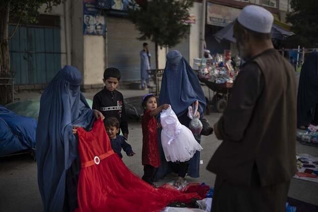 Taliban'dan kadınlar için yeni karar! Kadın Bakanlığı, 'Ahlak Bakanlığı' oldu