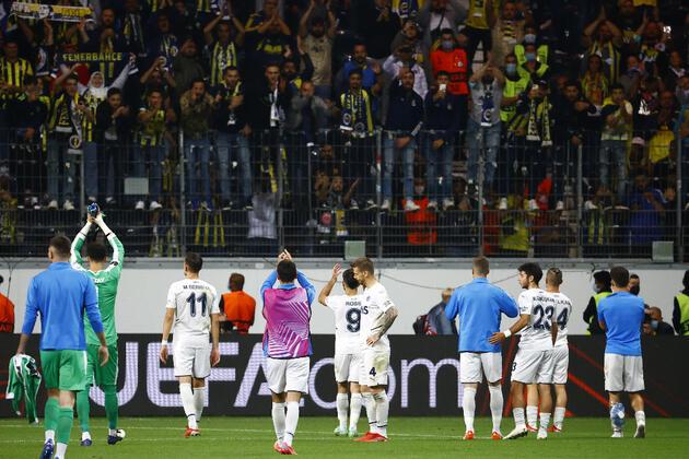 Son dakika... Fenerbahçe'de 4 isim daha gönderiliyor!