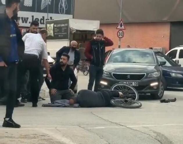 Otomobille çarptığı bisikletlinin başında ambulansı bekledi