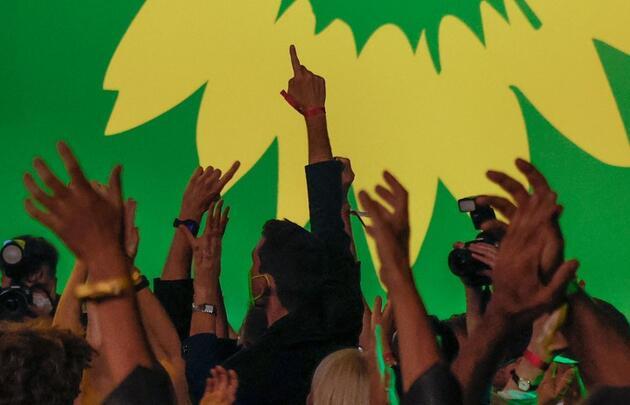 Almanya'da Yeşiller Partisi tarihinin en iyi seçim sonucunu genç seçmenler sayesinde aldı