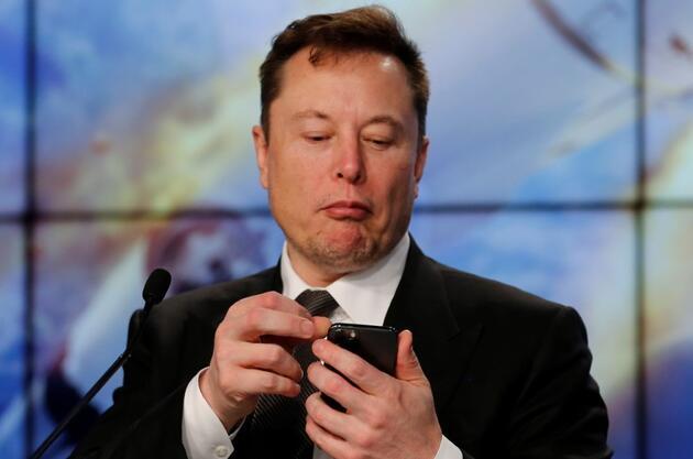Jeff Bezos'u geçerek dünyanın en zengini olan Elon Musk, ünlü milyarder ile alay etti: 