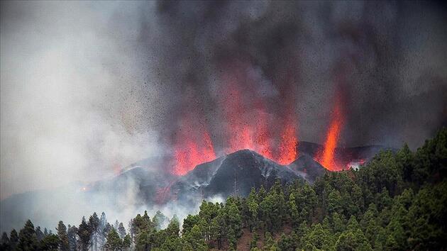 La Palma adasında lav akıntısı okyanusla buluştu, zehirli gaz ve patlama uyarısı yapıldı