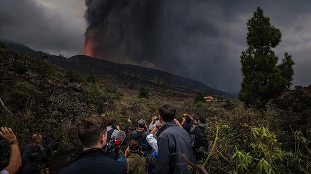 La Palma adasında lav akıntısı okyanusla buluştu, zehirli gaz ve patlama uyarısı yapıldı